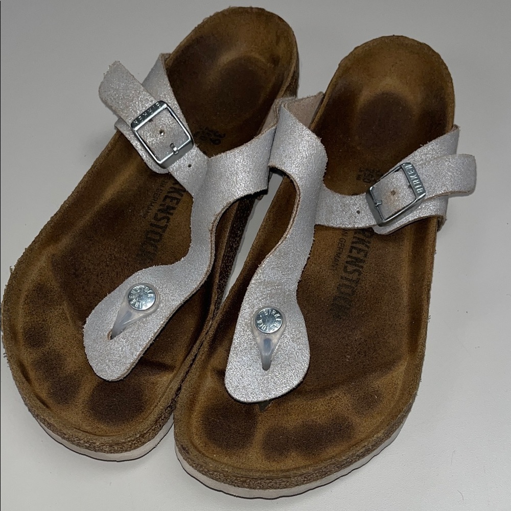 Birkenstock Metallic Silver Sandals size 39 or 8, 8.5 preowned